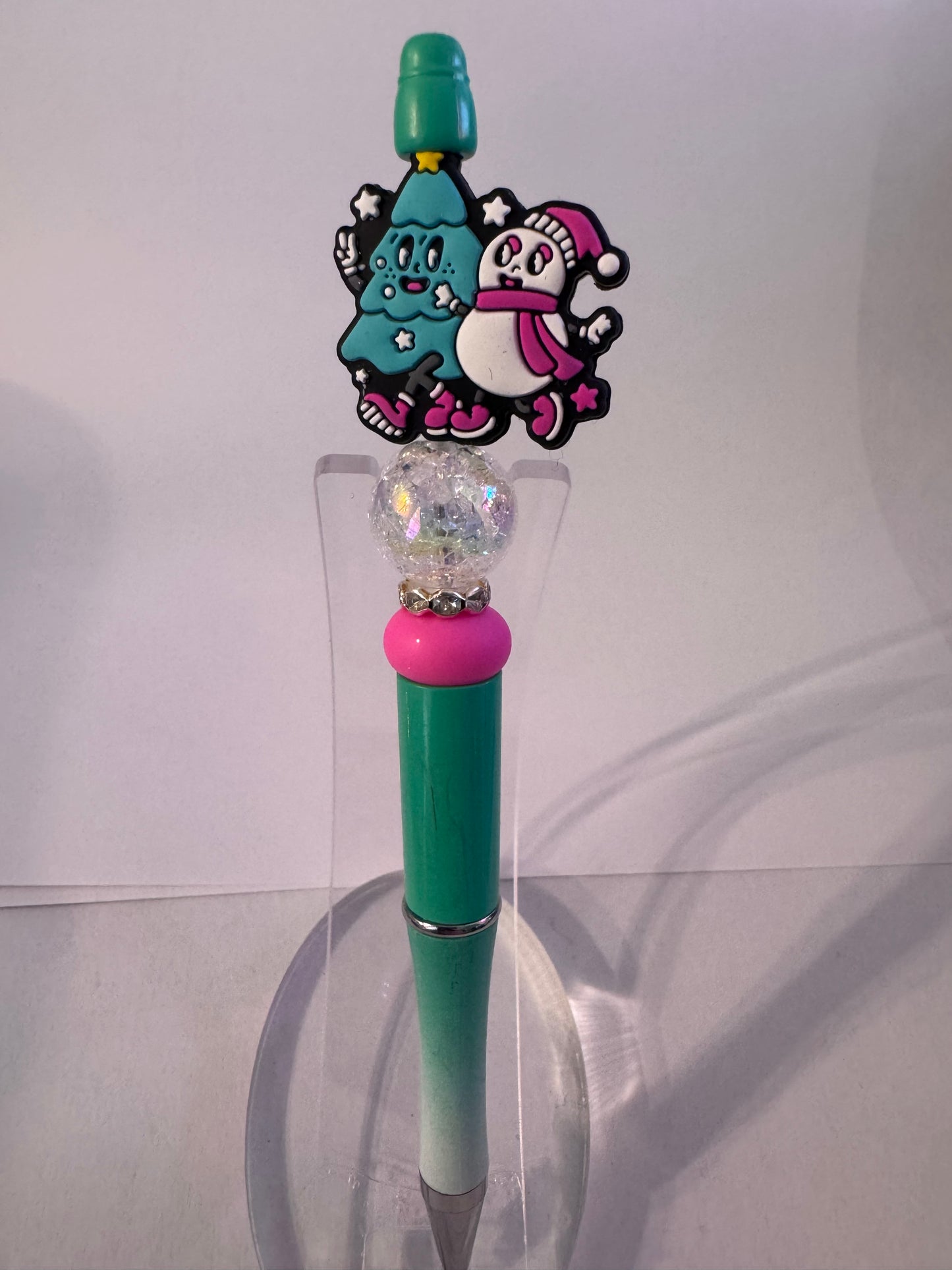 Christmas tree with snowman walking