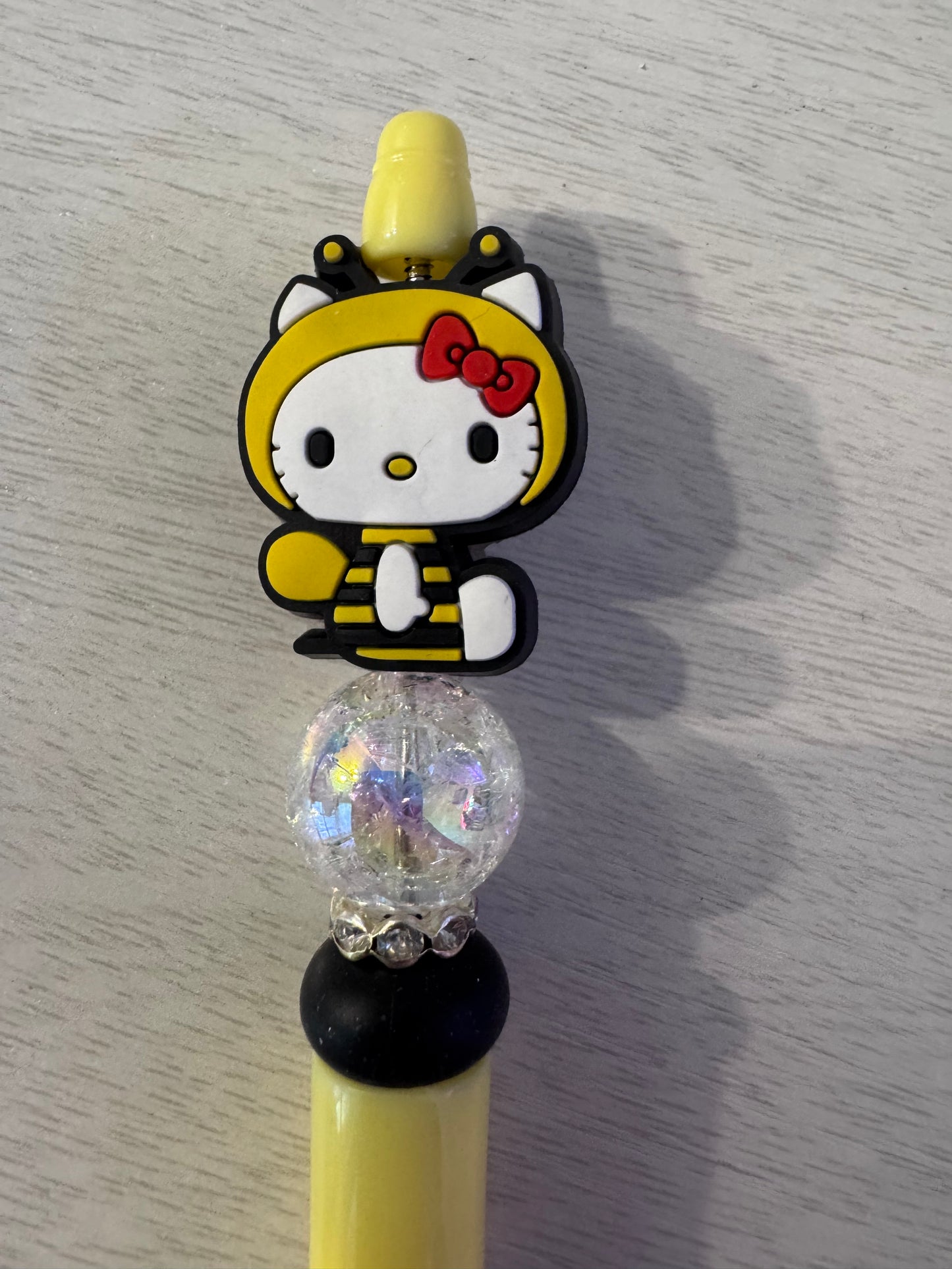 Bee HK kitty